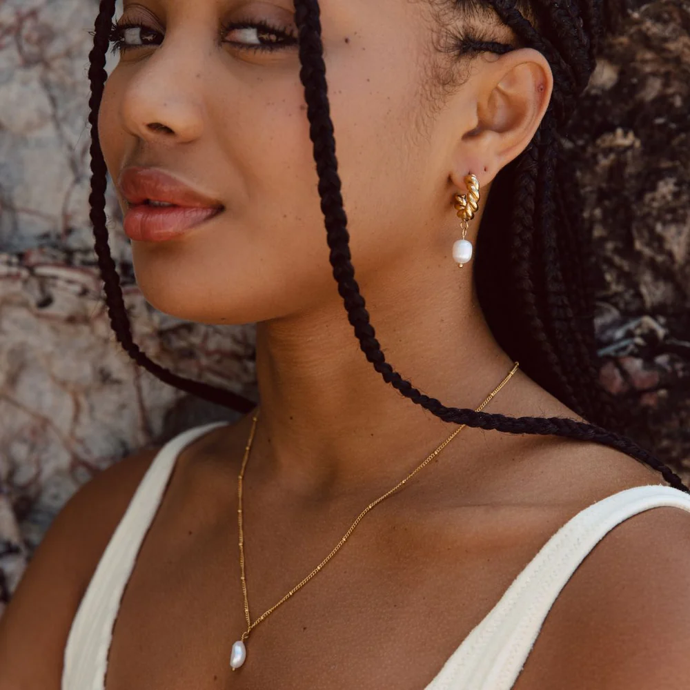 gold pearl pendant